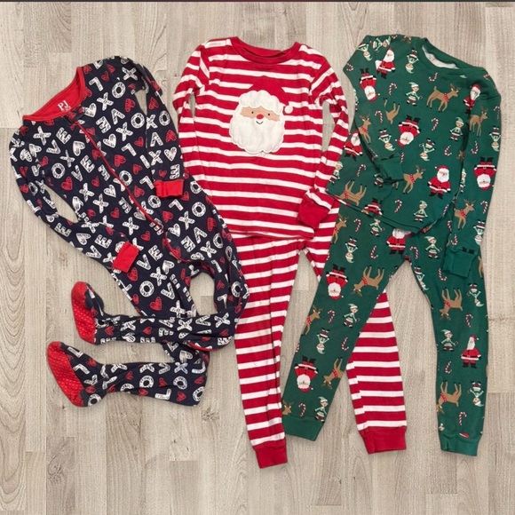 Carter's Other - 5T Holiday PJ Bundle!